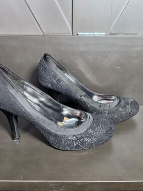 Pulse Classic Black Satin With Lace Round-Toe High Heels - Women's 8 1/2 Pumps